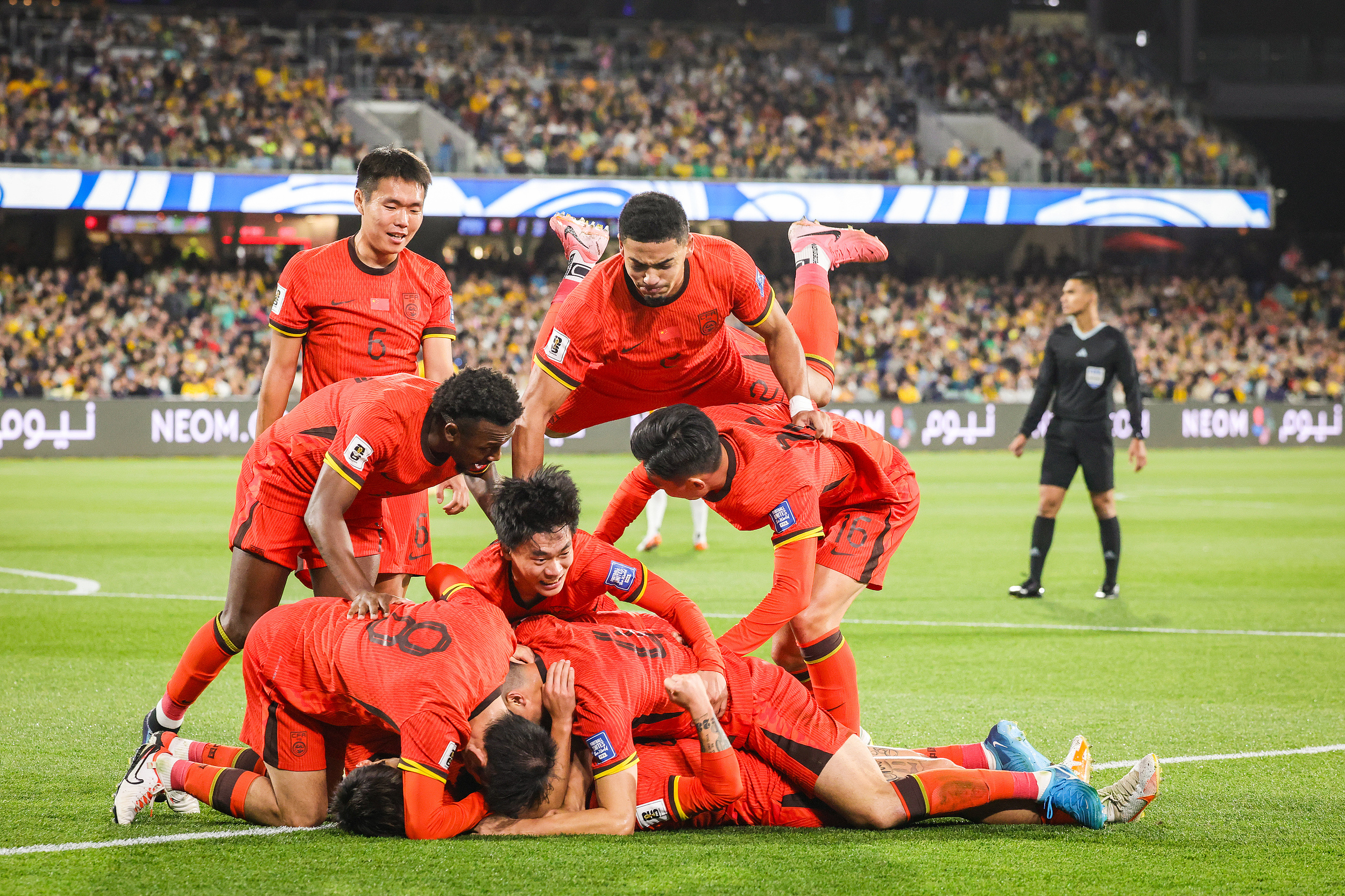 韩国队鏖战葡萄牙队，张继科点燃赛场