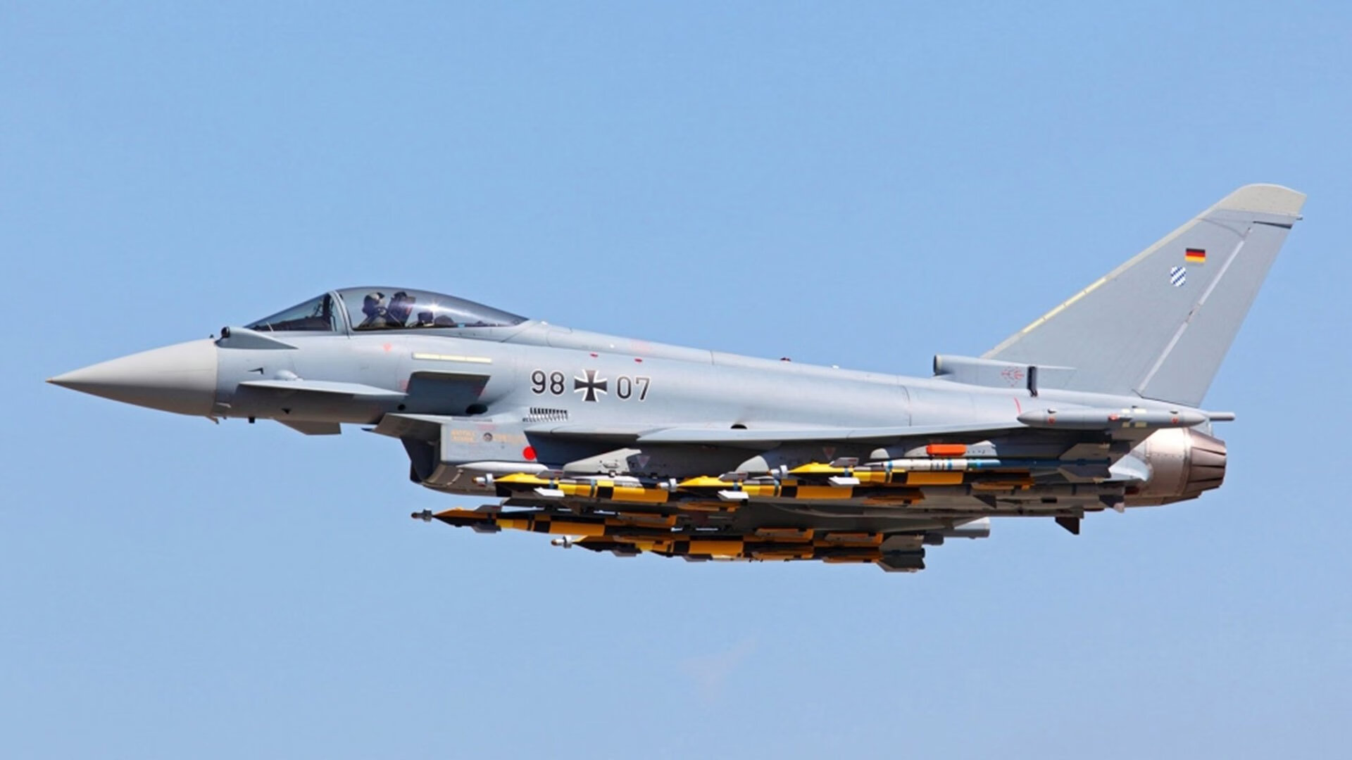 夜幕与引擎的共谋，当奥纳纳驶过寂静的纪录边界