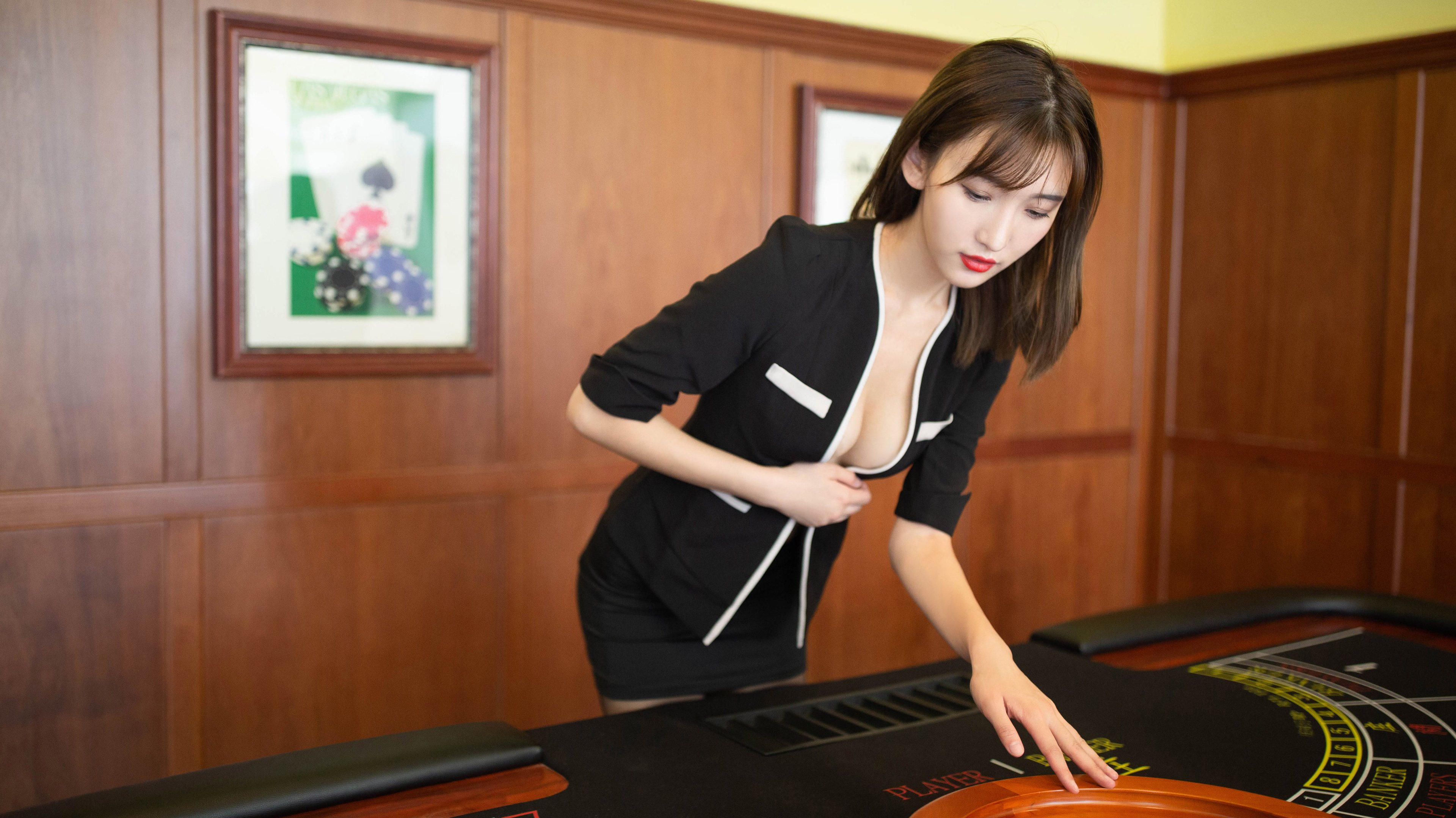 北欧巨舰惊涛骇浪中驶离撒哈拉—记瑞典决胜局带走马里,孔德关键节点连续得分