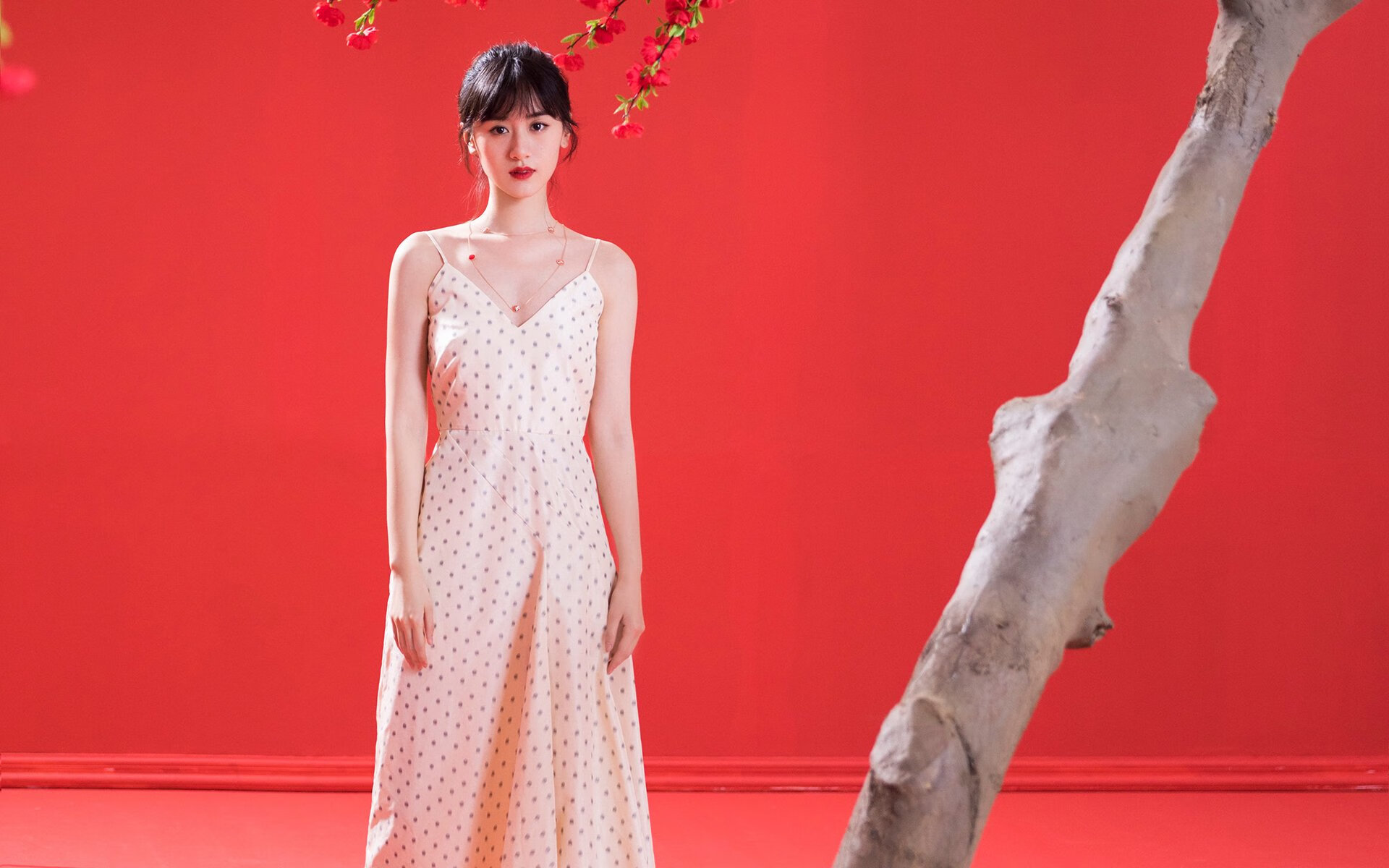 当他运球过半场，整个球馆都成了他的节拍器，爱德华兹如何用绝对掌控，让活塞在休斯敦奏响凯歌