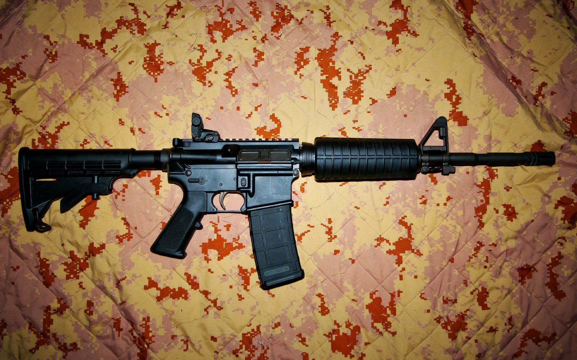 另一种引擎轰鸣，班凯罗在F1揭幕战之夜用防守写就的竞速诗篇