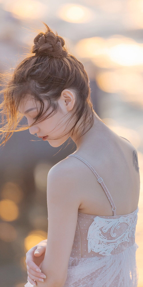 双线叙事,当F1引擎在巴林咆哮时,加克波正转动命运的齿轮